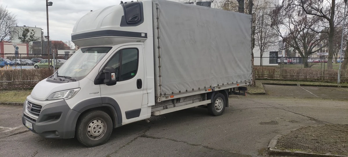 Fiat Ducato Maxi — plandeka z windą